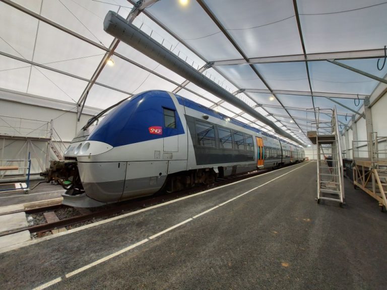 Lire la suite à propos de l’article Arrival of the 1st TER in the capital